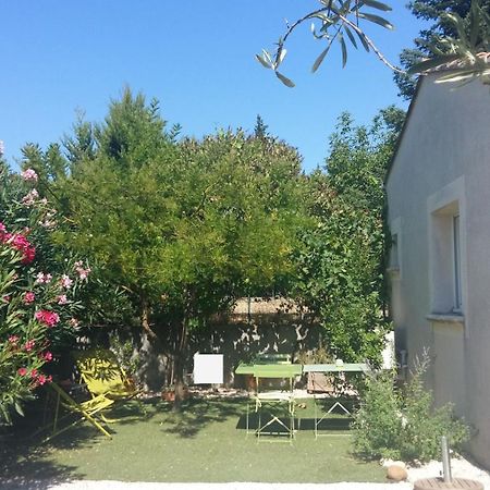 Pujaut Au Bon Penequet B&B 외부 사진