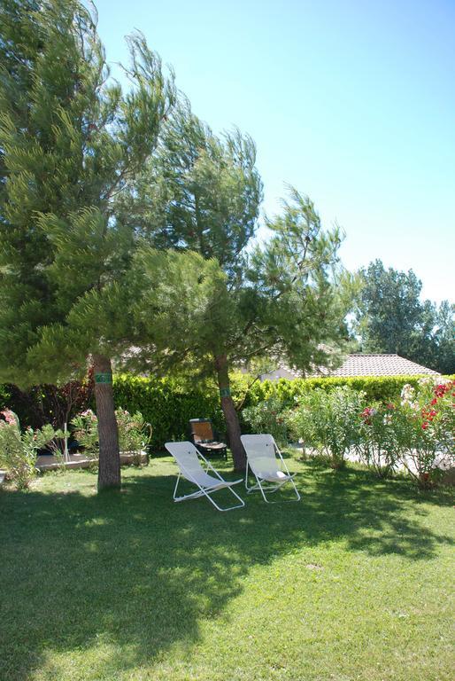 Pujaut Au Bon Penequet B&B 외부 사진